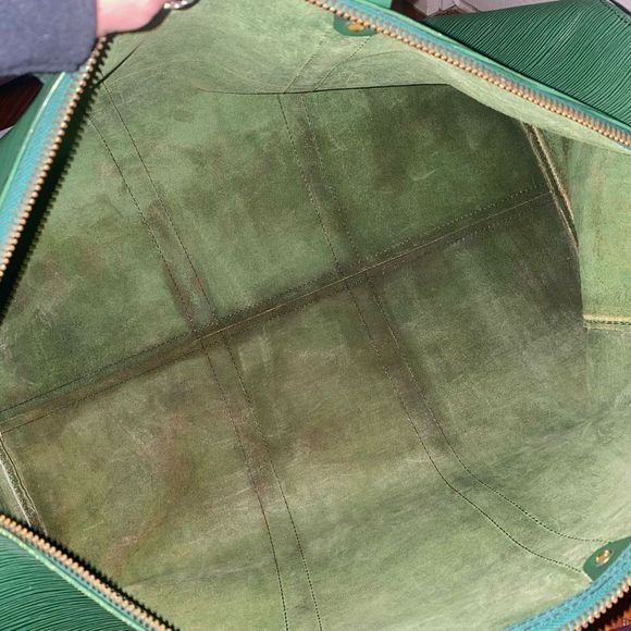 Louis Vuitton Green Epi Leather Keepall 50 Authentic - Picture 15 of 16